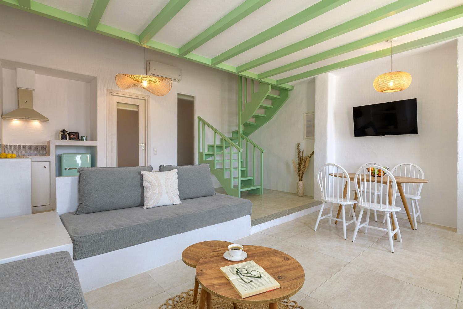 Demilia Luxury Suites Batsi Habitación foto